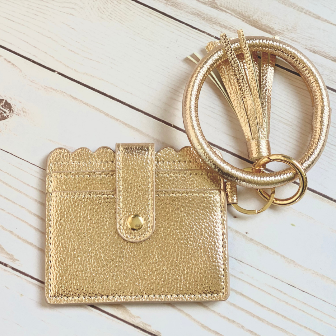 Bangle with Scalloped Edge Wallet